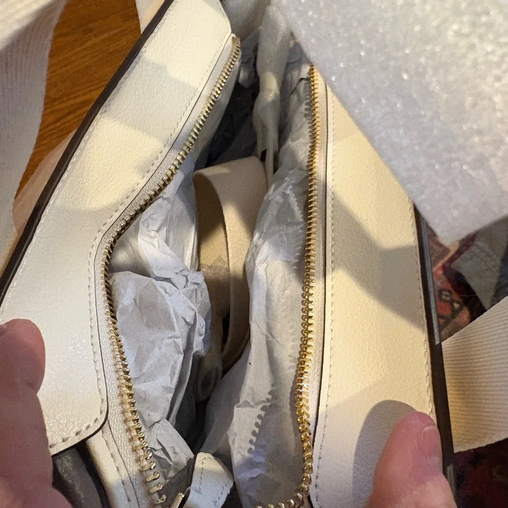 Kate Spade NWT Kip Perforated Leather Tote in Meringue Cream - Picture 6 of 11